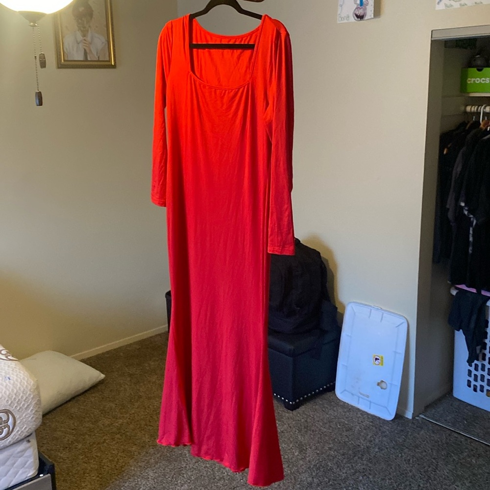 Never used red dress
